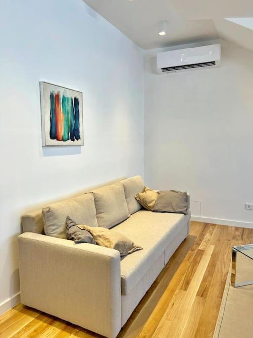 White 1 Bd Old Town Apartment By Hostlovers Kaunas Exterior foto
