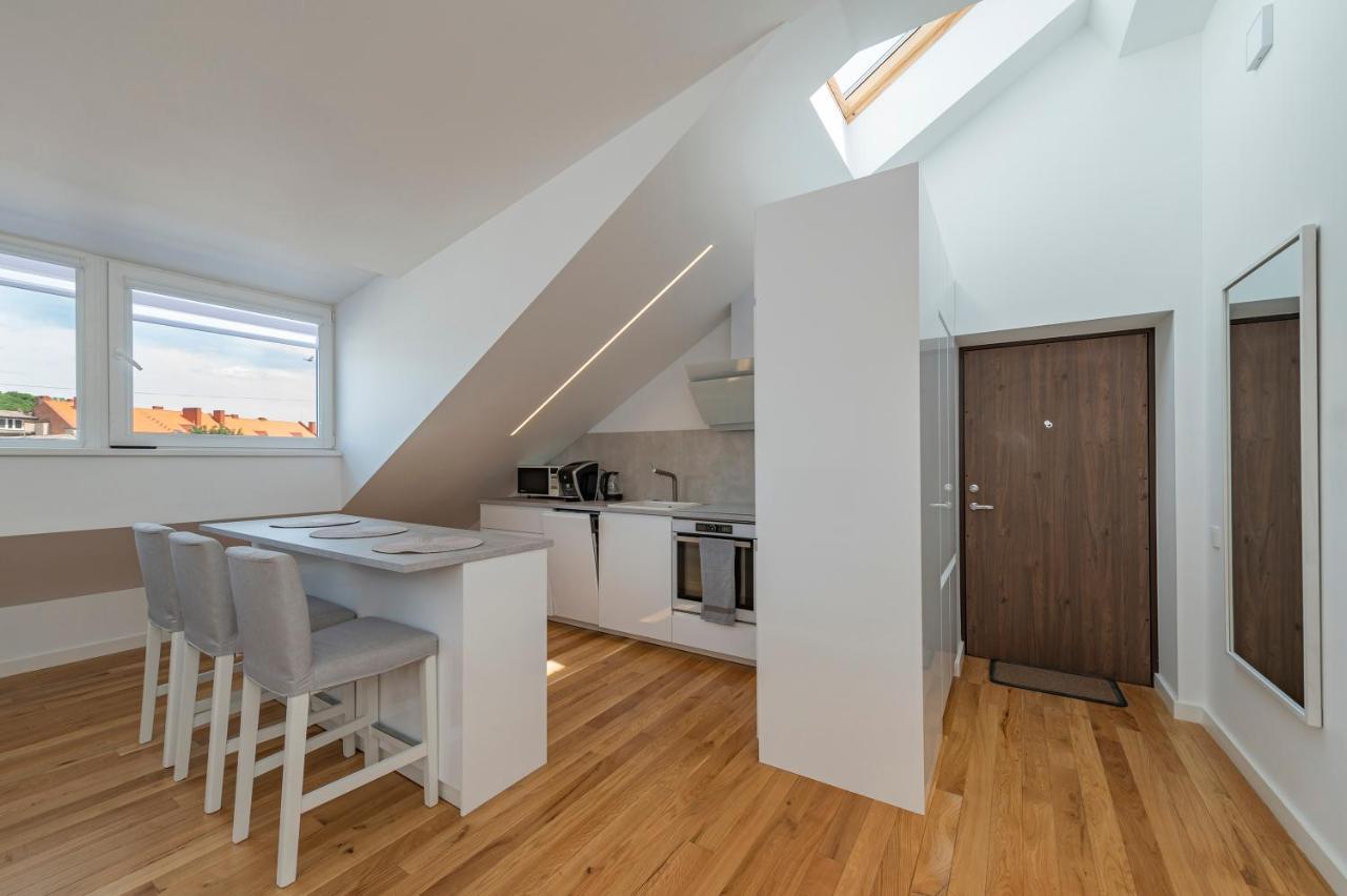 White 1 Bd Old Town Apartment By Hostlovers Kaunas Exterior foto